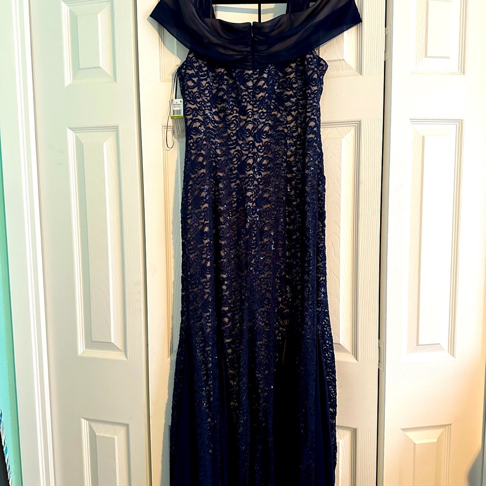 Alex Evenings size 14 navy lace and sequins gown